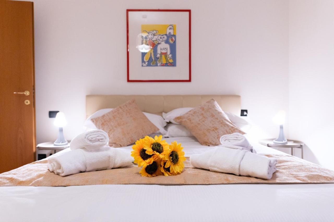 Bed and Breakfast Casa Mazzini Болонья Экстерьер фото