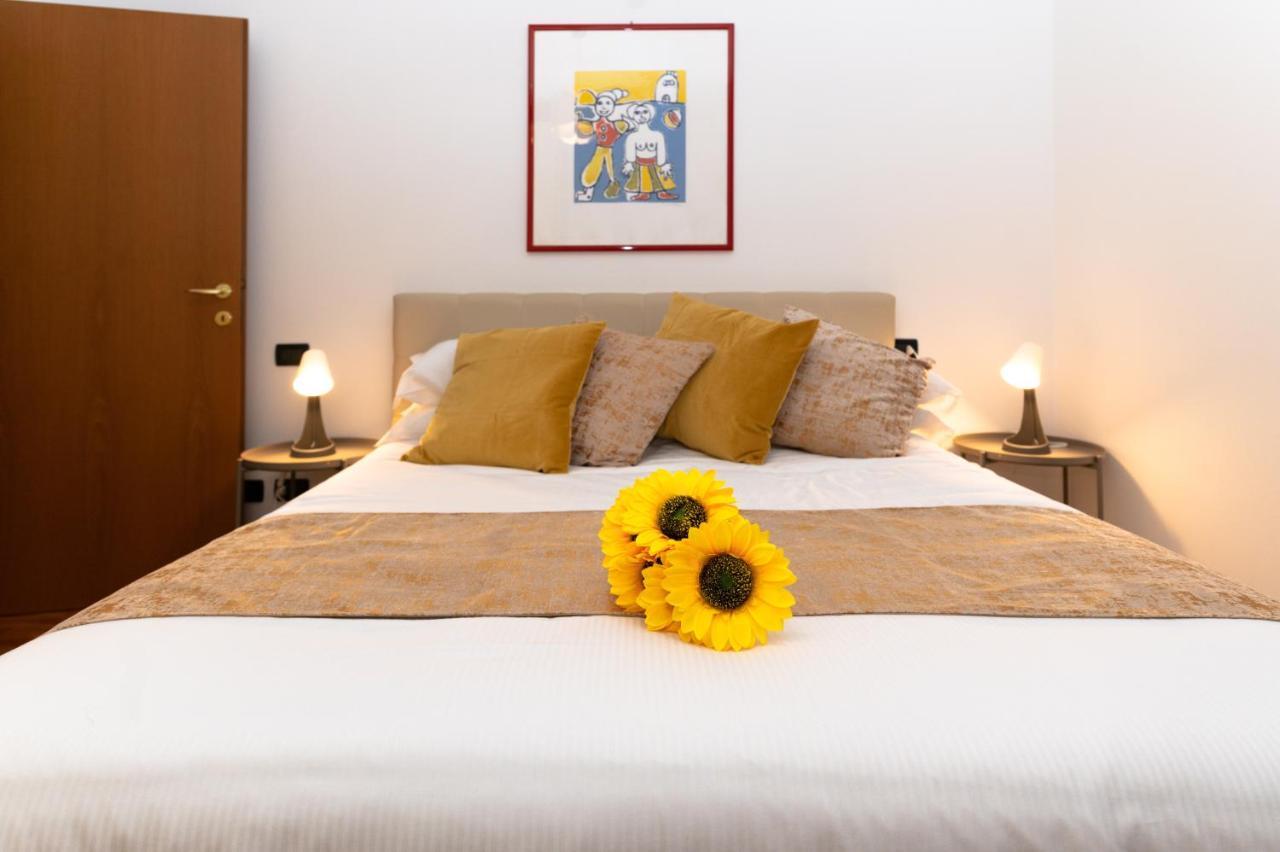 Bed and Breakfast Casa Mazzini Болонья Экстерьер фото